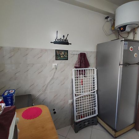 Beautiful Ground-Floor Apartment With Portable Air Conditioning, Parking, And Free Wi-Fi Казабланка Екстериор снимка