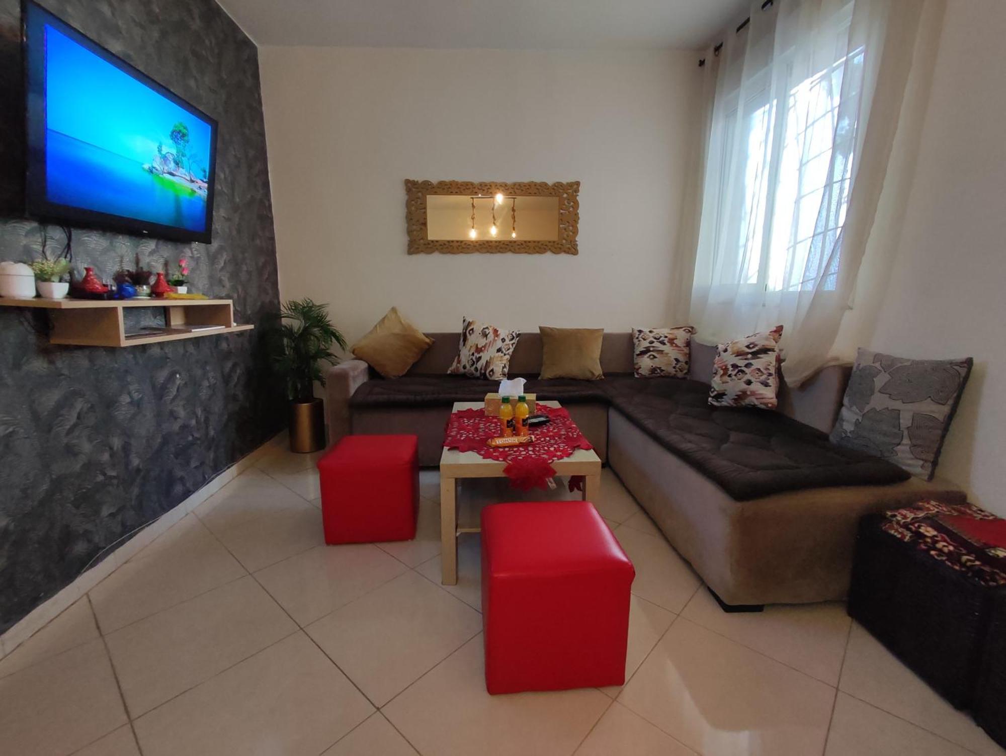 Beautiful Ground-Floor Apartment With Portable Air Conditioning, Parking, And Free Wi-Fi Казабланка Екстериор снимка